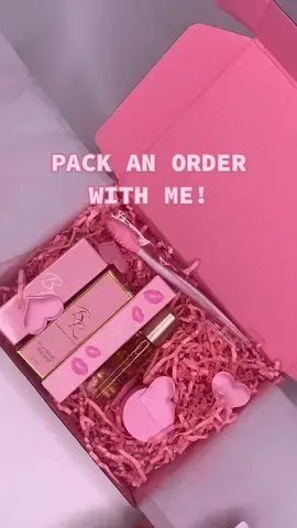 Fav time of the day! Let’s pack this orda😍 #canadasmallbusiness🇨🇦 #torontolipgloss #asmrpackagingorders #packageorderswithme #lipglossbusiness
