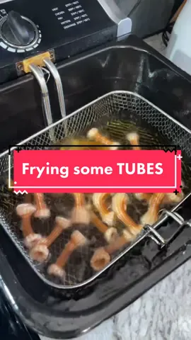 Frying up some tubes in the #deepfryer.  See my other videos for other shapes. #duros #Good #deepfry #crunchy #crunch #food #snack #foodtiktok #foodhack #magic