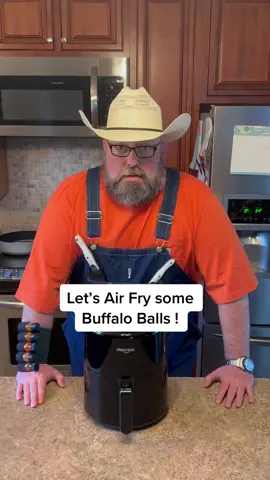 Have you had Buffalo Balls ? #tiktokcooks #LearnOnTikTok #Receta #gameday #SuperBowl #okaysou #Foodie #chicken #snack #Recipe #foryou #fyp