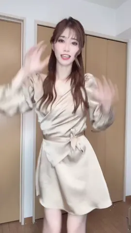 treonestaさんのお洋服まじでかわいすぎ💞ゴールドカラーなのに派手すぎず、上品に着こなせます⭐️このお洋服でデートに行きたい笑✓...#japanese #ツナ缶 #fashion