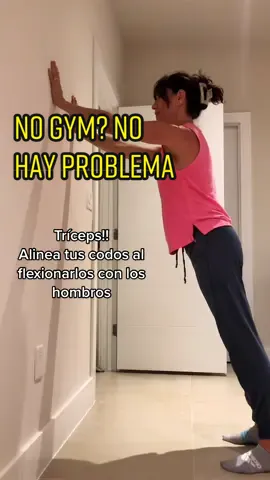 No pudiste ir al gym? Pues para eso está la pared. #nogym#triceps#salud#brazosfuertes#entrenaencasa#adultosmayores #ejercicios #50 #over50