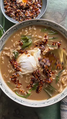 chili oil egg ramen #ramen #chilioil #eggdrop #egg #easydinner #ramennoodles #glutenfree #quickdinner