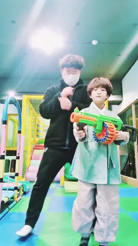 지금 올리면 추천 뜨나요 ㅎㅎ잘생긴 지원이와 ~~~^^@jiwon_family  전틀렸네요 ㅎㅎ~~^^ 지원아 반가웠어~~^^