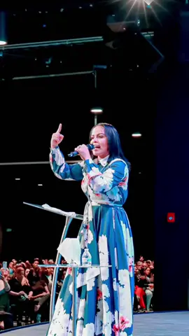 FELIZ INICIO DE SEMANA! 😍 #YeseniaThen #PastoraYeseniaThen#yeseniathenoficial