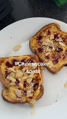 Amando esta nueva idea de desayuno #toast #breakfast #cheesecake
