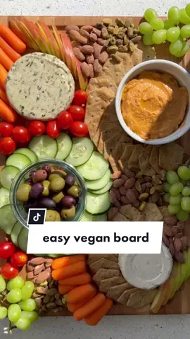 #ad vegan board of your dreams✨🙌🏼I use @simple_mills organic seed flour crackers they’re v/gf! #charcuterieboard #glutenfree #dairyfree
