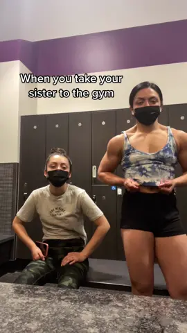Solid slap 👋 #ITriedItIPrimedIt #amazongymclothes #planetfitness #shecares #satisfying #asmrtiktoks #slaps #abs #6pack #sistersbelike