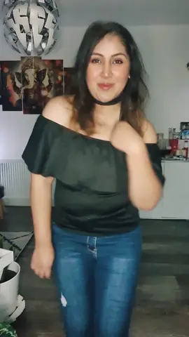 #tiktoknederland  #tiktoksuriname🇸🇷  #tiktoksuriname🇸🇷fyp  #fy #fypage #beatmachine #hindoestaans #dance #enjoy 🍒💃💋