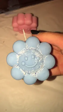 Candle fail🤦🏼‍♀️ poor guy🥺 #candle #candlemould #testing #candlemaking #homedecor #fail #candlefail #fragrance #unmolding #wax #satisfying #viral
