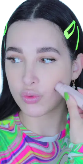 New contour hack! Would you try? #makeup #contour #ITriedItIPrimedIt #makeuphacks #hacks #makeuptutorial #beauty #beautyhacks #hacksbymar @fentybeauty