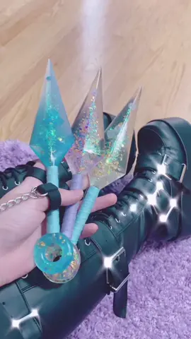 Aesthetic ✨fake✨ weapons 🌸💕✨ #kunai #kawaii #alt #alttiktok #naruto #cosplay #cosplayer #anime #weeb #otaku #altfashion #sasuke #hinata #kakashi