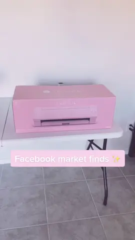You don’t have to spend a whole lot of money but you do need a lot of patience this doesn’t happen overnight 🙂 #elfitup #cricut #cameo #SmallBusiness