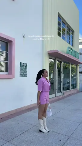 me 🤝 pastel 🤝 photo ops