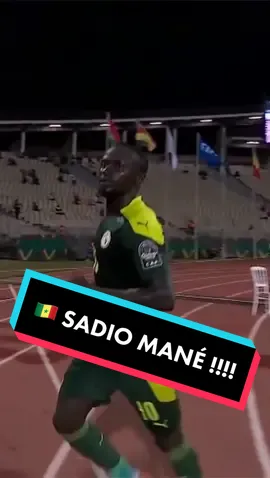 ⚡️ Une contre attaque éclair conclue par un piqué magnifique, Sadio #Mane qualifie le #Senegal pour la finale de la #CAN2021 !!! ⠀#Football #Goals #Skills