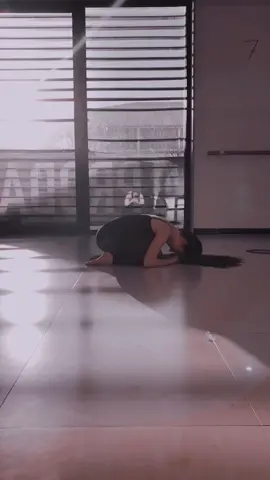 #dance #danza #modern #fun #amazing #amazingvideo #ballerina #ballerinasoftiktok #wow #omg @MA.❤️