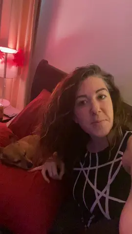 I’m more of a Jasmin anyway. #aladdin #singingdog #awholenewworld #diva #disney #waltdisney #duet #DuetDoWet #dogs #viral #fyp