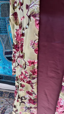 Minimal at its best, silk Kurta with velvet floral jacket. #velvet #jacket #floraldesign #indiandesign #indianfashion #fashion #kurta #indiansuit