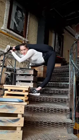 Thank you for following me! #flexiblegirls #oversplit #rec