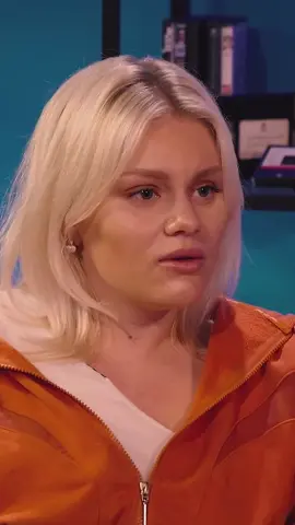 Hoe oud was jij bij je 1e x alcohol? 🥃😂 • #roxannekwant #alcohol #universecontent