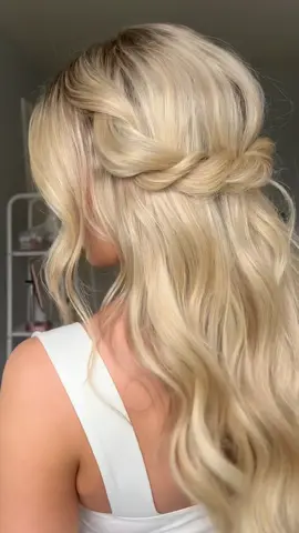Simple DIY twisted half up hairstyle. Recreate hairstyle + tag me. 🤍 #DIYhairstyle #hairtok #hairhowto #halfuphalfdown #halfuphairstyle #bridalhair