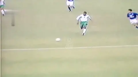 ماجد عبدالله وهدفه امام الكويت .. التصفيات الأولية للتأهل لكاس العام 1994 بالولايات المتحدة الأمريكية