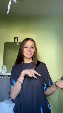 YouTube: Videozeugs es ist wild trust me✨ link in meiner Story insta-videozeugs #butterfelis🦋 #butterfelis