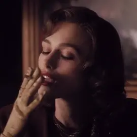 Fake smoke! Fake cigarettes! #запретнаялюбовь #киранайтли #киллианмёрфи #theedgeoflove #keiraknightley #cillianmurphy