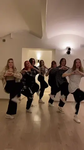 ski ski skiiiii💓 #AFTERGLOW #dancecoverteam #dancecover #cdt #skiskiski #challenge #friends