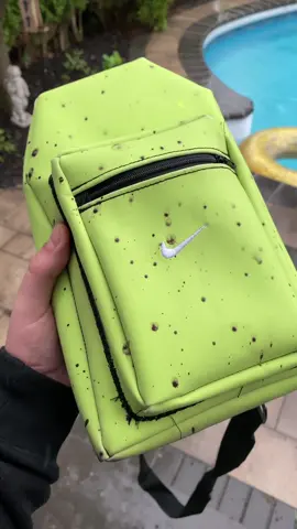 I love when it rains⛈ #fashion #fashionblogger #fashionova #custom#custommade #fashiongram #handmade#offwhite #bape #rain #fyp #fypage #pool #sun