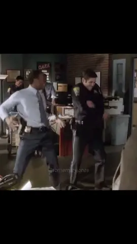 I miss this duo 🥺 #fyp #frankierizzoli #barryfrost #leethompsonyoung #rizzoliandisles #jordanbridges