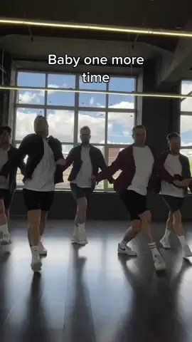 #britneyspears #babyonemoretime #babyonemoretimechallenge #stascranberry #dance #jazzfunk #moscow #москва #танцы #парни #москватанцы #джазфанк