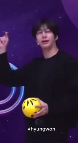 วัคซีนไว้ต้านไวรัส แต่ความหล่อเทอมันชัดเกินจะต้านใจไหว ฮิ้วๆ #hyungwon #djhone #hyungwonmonstax #ติ่งเกาหลี #ติ่งกับtiktok #abc_9996