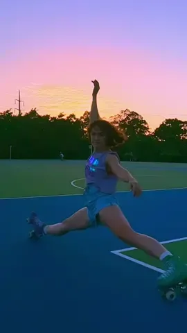 Hey lover 🌈 #rollerskater #sunset #heylover #flex #partytrick