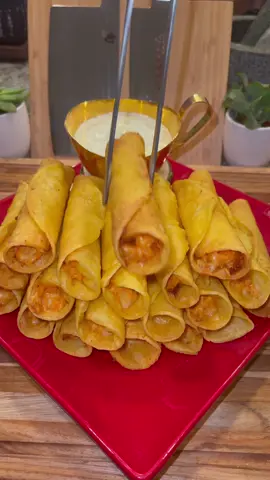 Buffalo Chicken Taquitos🧡 #Recipe #foodtiktok #buffalochicken #buffalo #superbowlfood #SuperBowl #LearnOnTikTok
