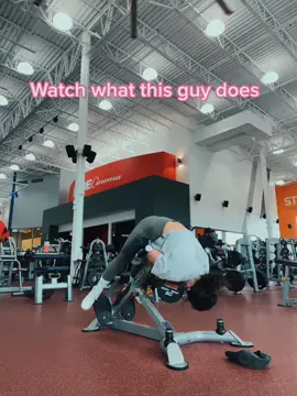Ok 😳 #GymTok #girlswholift #caughtoncamera #respect #FitTok #lowerbodyworkout #SoFiBreakUpChallenge #BbStyleFearlessly