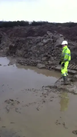 😂😂😂😂 full send #construction #fail #failscaughtonfilm #funnyvideos