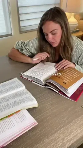 What are your favorite things to do with your morning moments?🌅 #morningroutine #morningboost #morningcheer