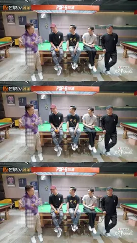 #NightInTheGreaterBay Brothers say goodbye to the restaurant with the song <Love of The Past> ❤️ #MangoTV #大湾仔的夜