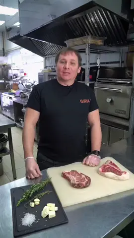 О мясе и о том, как жарить стейки, чтобы их вкус становился особенным рассказывает шеф-повар Алексей Кучук #лайфхак #лайфхаки #стейк #мясо