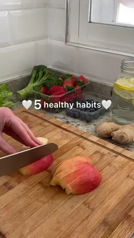 🤍5 healthy habits🤍#healthyhabits #healthyliving #healthylifestylechange #healthylifetips #eattherainbow #emmachamberlainpodcast #morningroutines