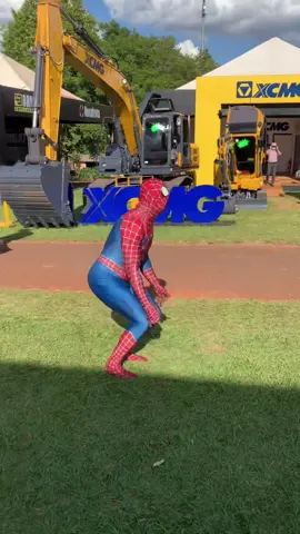 Homem Aranha Gay no Show Rural #spiderman #homemaranhagay #homemaranhagaydancando #miranha #viral #bennybenassi #showrural #pravc #foryou #pravoce