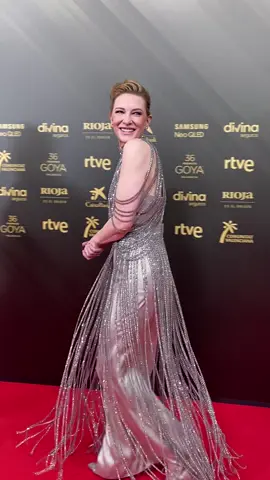 Increíble 👏🏽! #cateblanchett en España 🇪🇸 para recoger su #goya2022 internacional 🎥 #HOLAGoya #cine