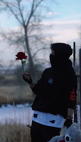 COMENTEN!.. Frases para este video 🖤🥀 #parati #hernandzmusic #guatemala🇬🇹 #alanwalker