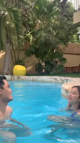 Sobrang init sa #thehouseofcollab diba @neilferanil