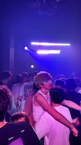 Bus, Club, another club, another club, dont’ sleeep! #club #dance #nightclub #napoli #indiemen #gayguy #partytime