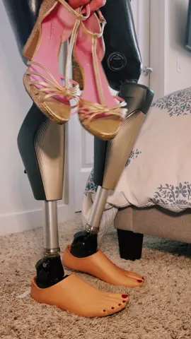 This is my #SuperBowl #shoes #shoegame #fashion #prostheticlegs #amputee #amputeegirl #amputeebarbie #ilikeshoes👠
