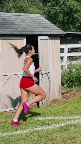 Stole this trend from one of my favorite Olympic runners ❤️ #passion #findyourfire #Running #xc #trackandfield #ncaatrack #d2