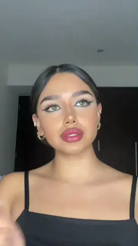 Con un Makeup anterior de maddy 🖤 #euphoria