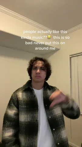 can’t believe people actually listen to music like this😭
