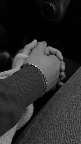 #loveohlove#holdin#holdinghand#romantic#feelings#fyp#foryou#foryoupage#cute#couplegoals#videooftheday#inspo#inspiration